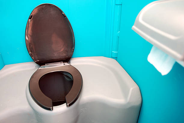 Portable Toilet Options We Offer in Sandoval, IL